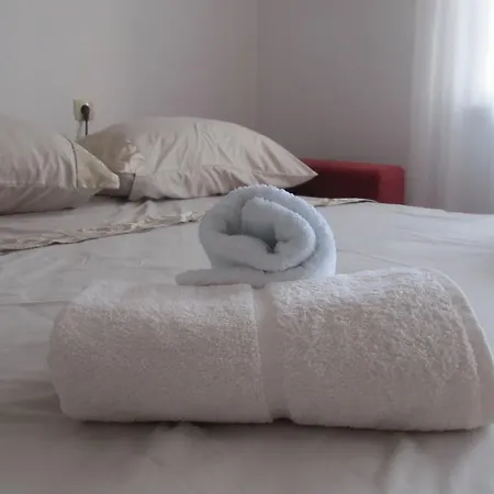 耶里尼克公寓 公寓 *