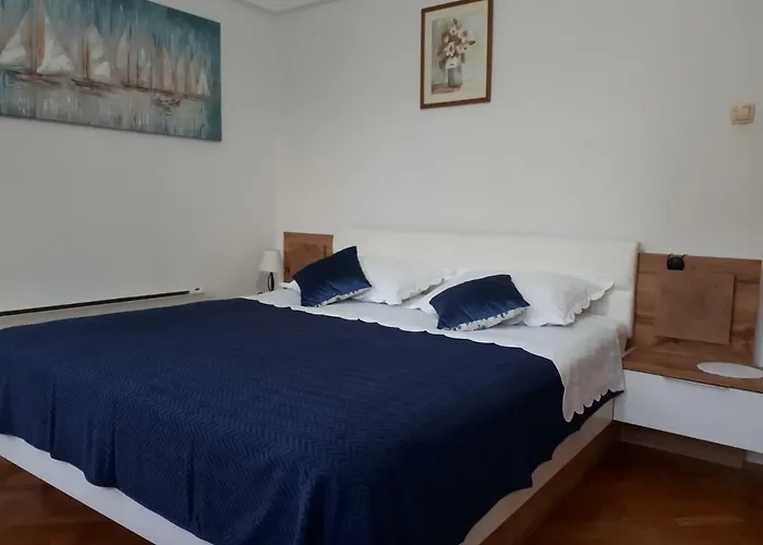 耶里尼克公寓 公寓 *